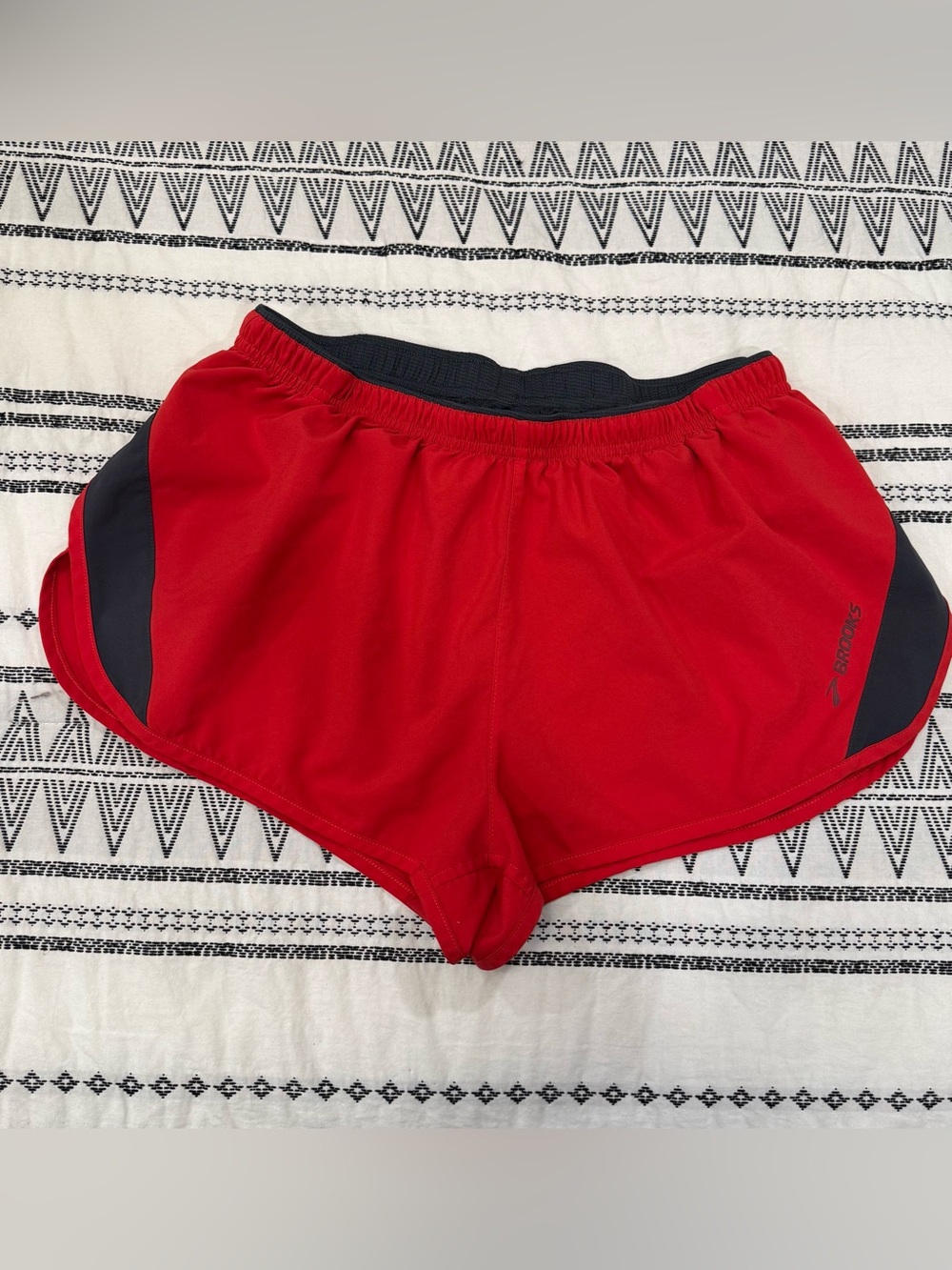 Brooks Women’s Red Charcoal Gray Lined Running Shorts Size Medium